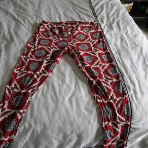 LuLaRoe Patterned Red and Black Women's Leggings